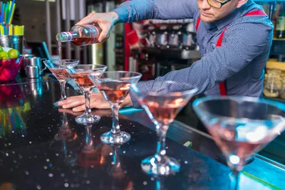 Best Gifts For Cocktail Lovers: 30 Unique Ideas And DIY Options