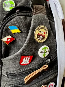 CustomFlyingDiscs.Com - Soft Enamel Pin