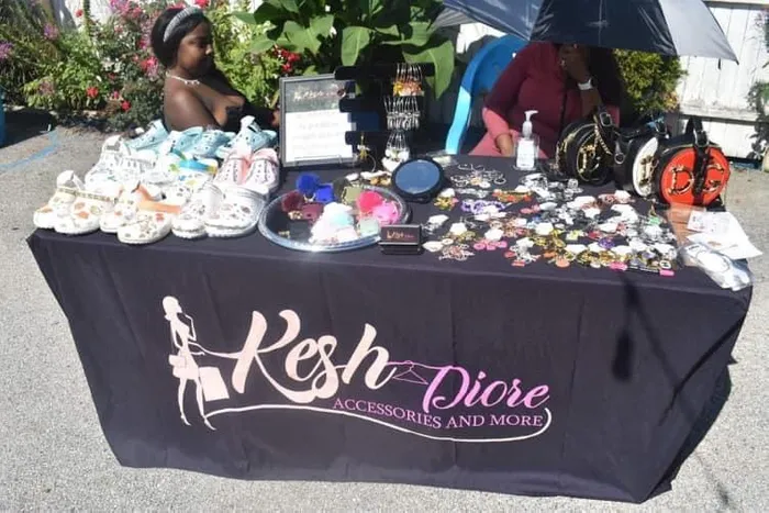 CustomFlyingDiscs.Com