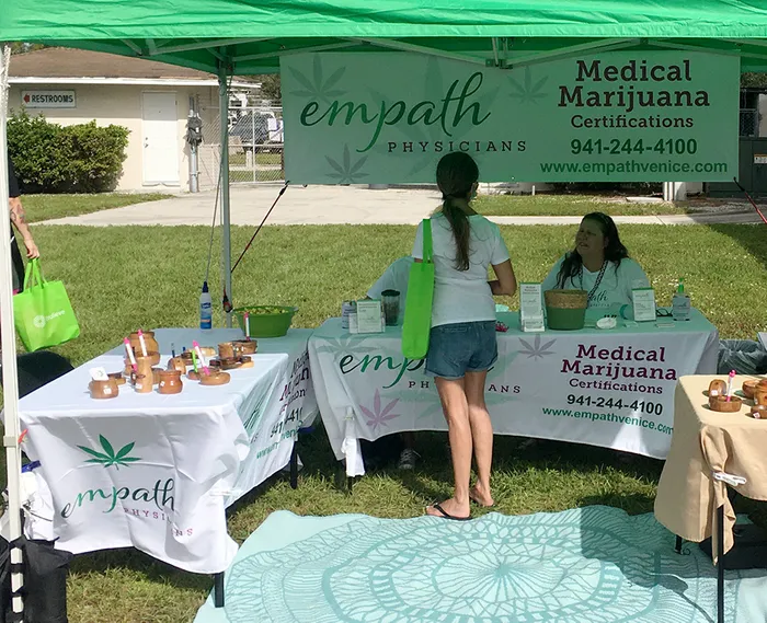 CustomFlyingDiscs.Com