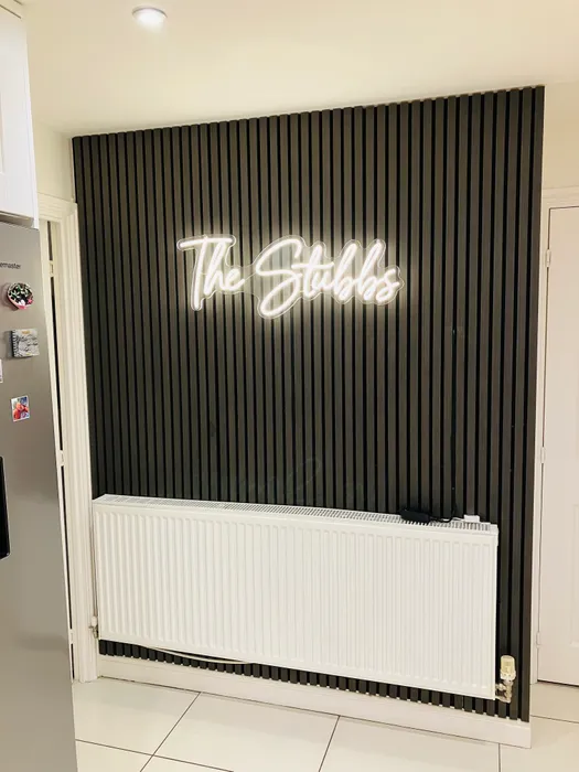 CustomFlyingDiscs.Com - Custom Neon Sign