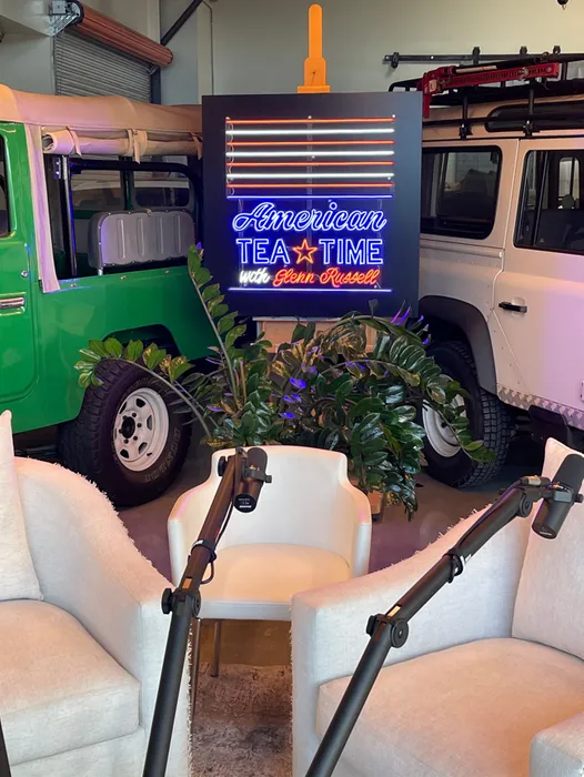 CustomFlyingDiscs.Com - Artwork Neon Sign