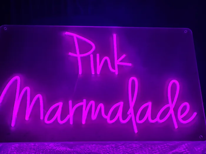 CustomFlyingDiscs.Com - Custom Neon Sign