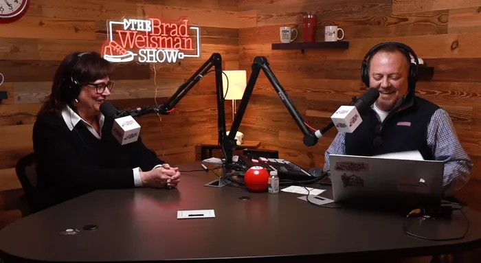 CustomFlyingDiscs.Com - Artwork Neon Sign