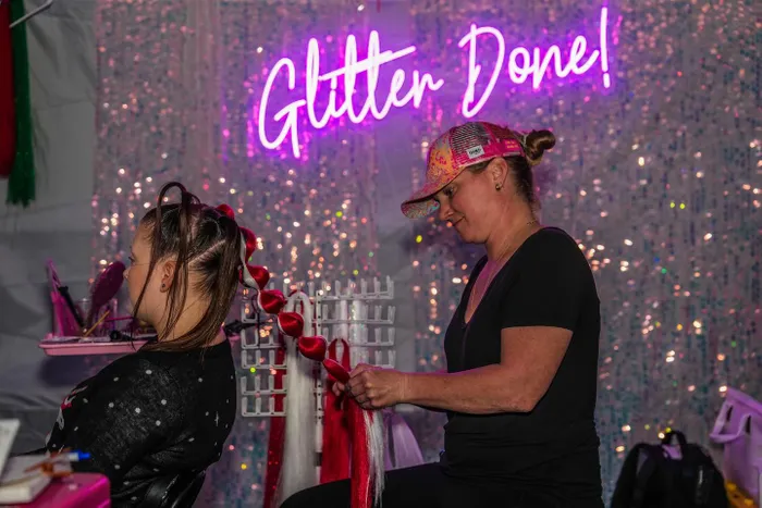 CustomFlyingDiscs.Com - Custom Neon Sign