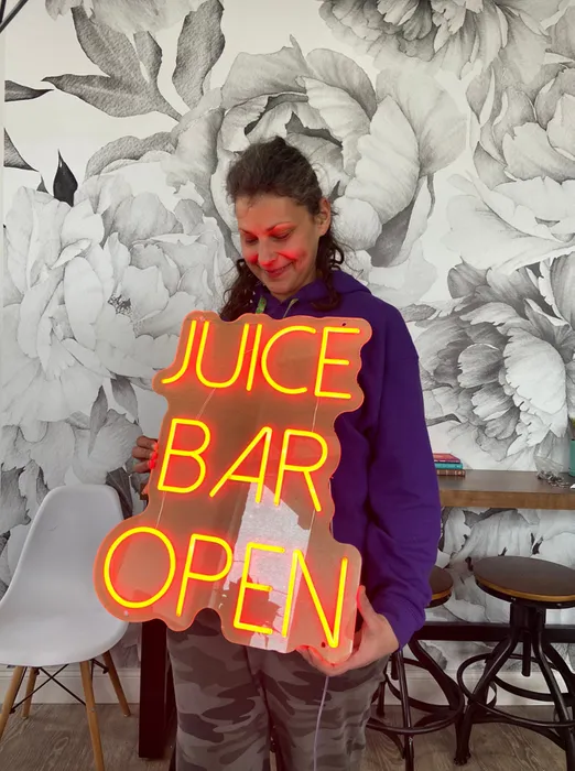 CustomFlyingDiscs.Com - Custom Neon Sign