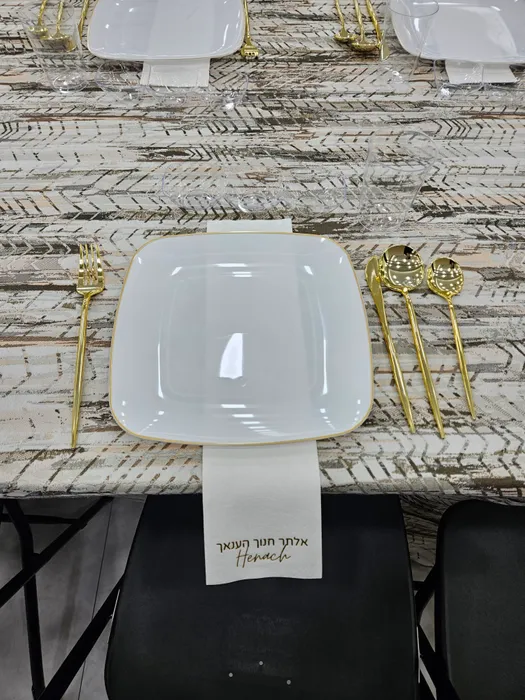 CustomFlyingDiscs.Com - Custom Linen Guest Towel Napkin