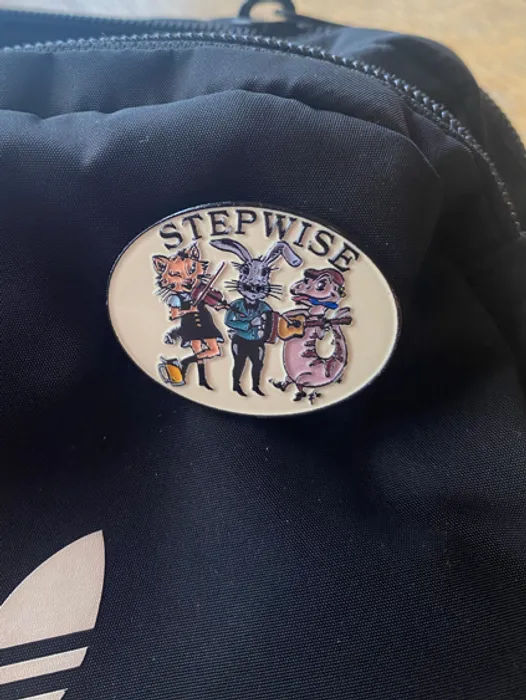 CustomFlyingDiscs.Com - Soft Enamel Pin