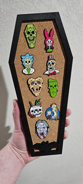 CustomFlyingDiscs.Com - Hard Enamel Pin