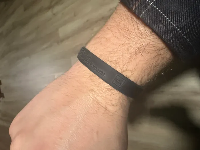 CustomFlyingDiscs.Com - Embossed