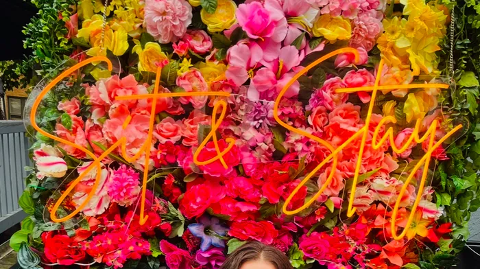 CustomFlyingDiscs.Com - Custom Neon Sign