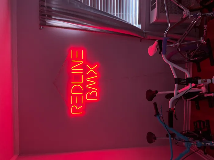 CustomFlyingDiscs.Com - Custom Neon Sign