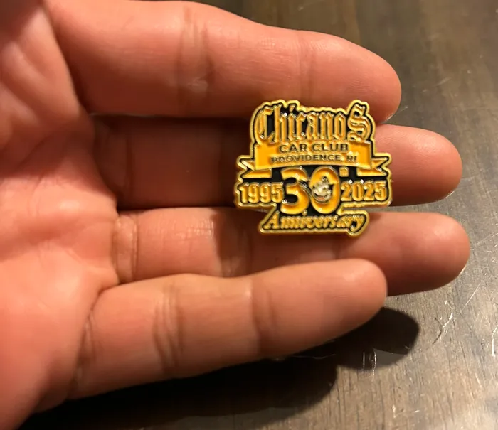 CustomFlyingDiscs.Com - Soft Enamel Pin