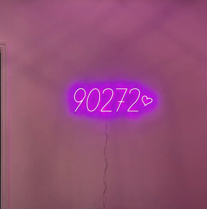 CustomFlyingDiscs.Com - Custom Neon Sign