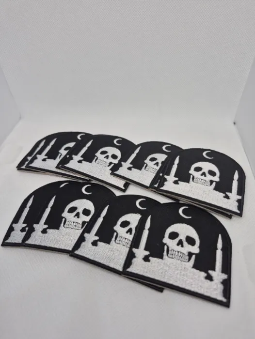 CustomFlyingDiscs.Com - Embroidered Patches Deal