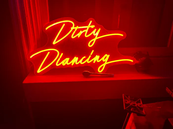 CustomFlyingDiscs.Com - Custom Neon Sign