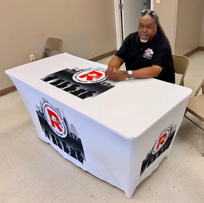 CustomFlyingDiscs.Com - Custom Rectangle Table Covers