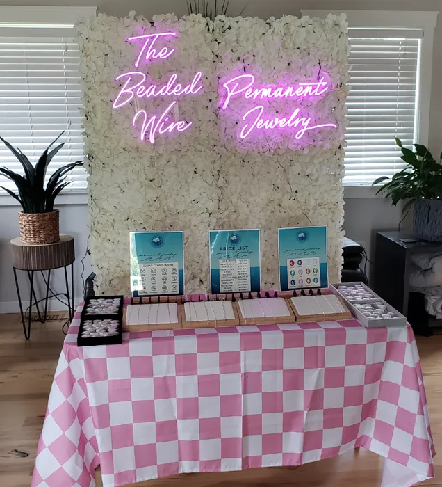 CustomFlyingDiscs.Com - Custom Neon Sign