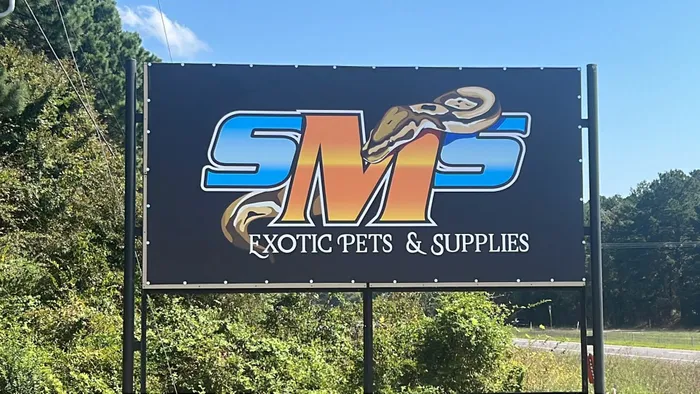 CustomFlyingDiscs.Com - Custom Vinyl Banners