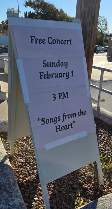 CustomFlyingDiscs.Com - Custom Vinyl Banners