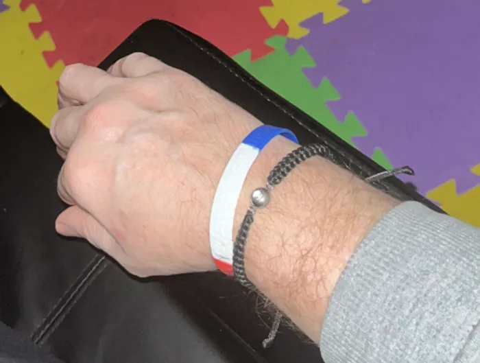 CustomFlyingDiscs.Com - Custom Embossed Wristbands