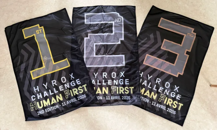 CustomFlyingDiscs.Com - Custom Fabric Banners