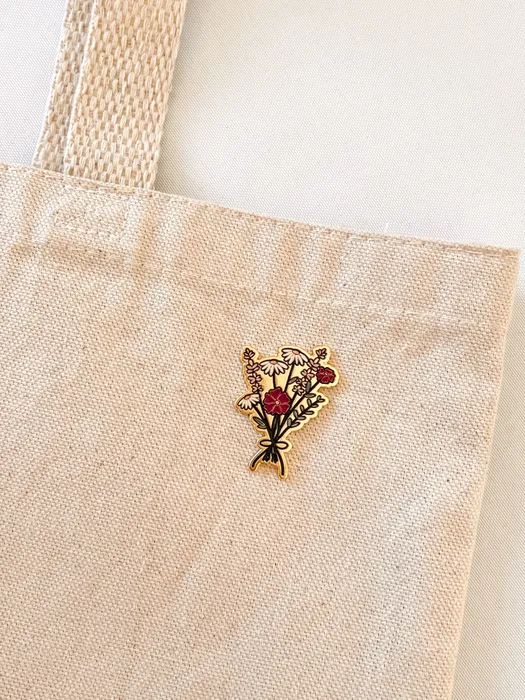 CustomFlyingDiscs.Com - Soft Enamel Pin