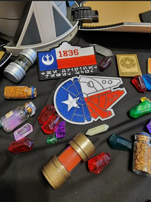 CustomFlyingDiscs.Com - Embroidered Patches