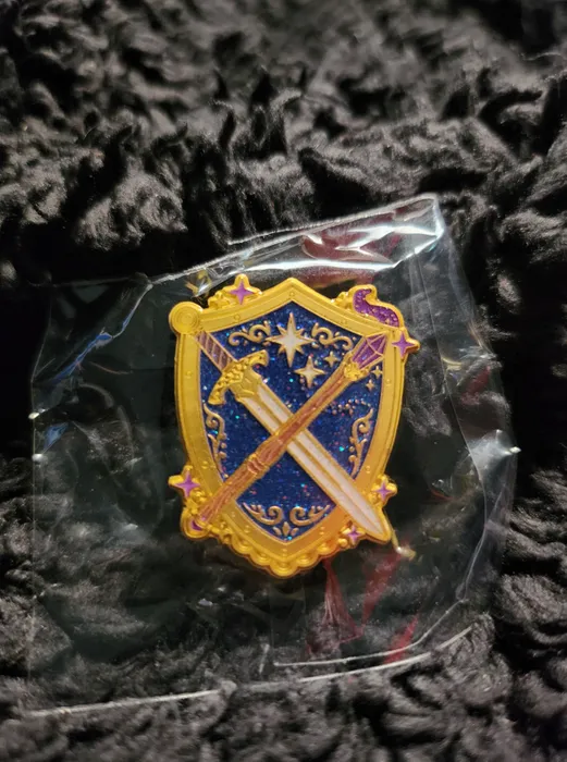CustomFlyingDiscs.Com - Hard Enamel Pin