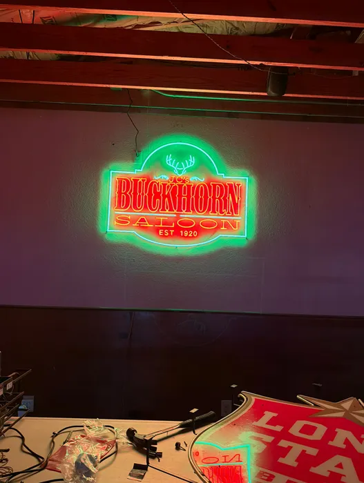 CustomFlyingDiscs.Com - Artwork Neon Sign